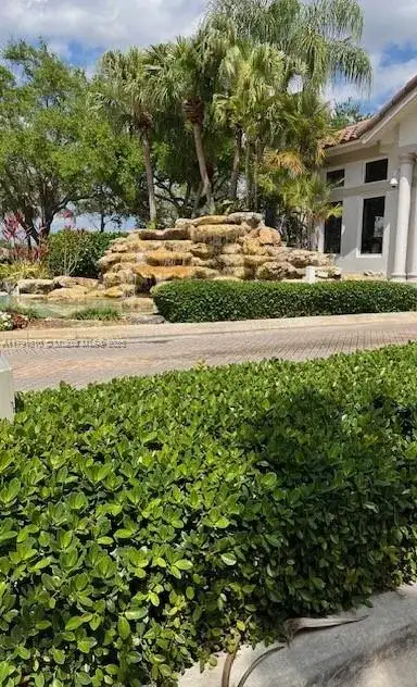 17050 NW 22nd St, Pembroke Pines FL 33028 photo 2