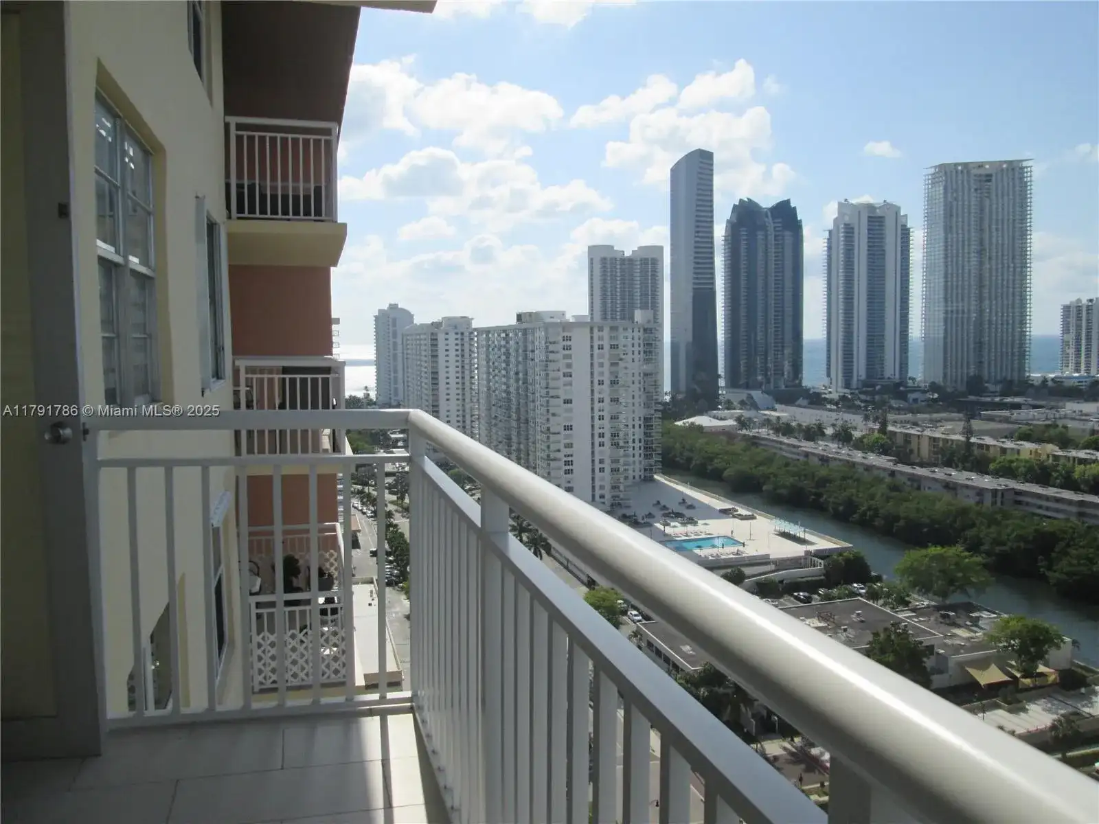251 174th St # 2208, Sunny Isles Beach FL 33160 photo 2