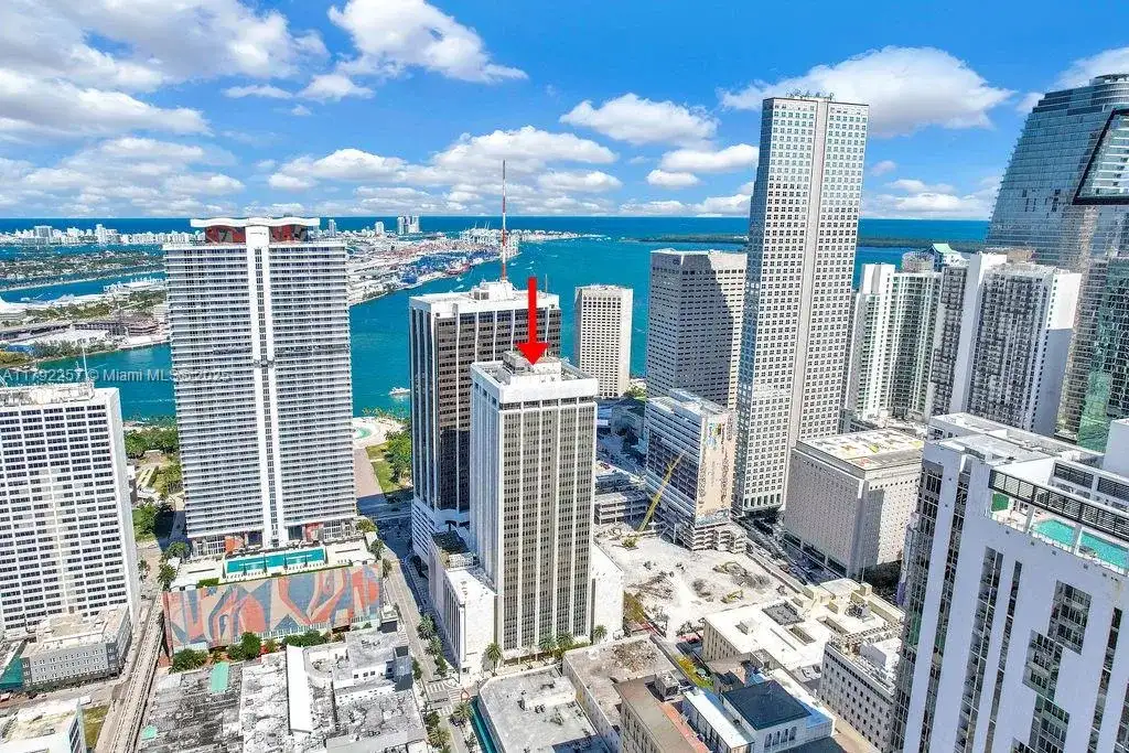 1 SE 3rd Ave, Miami FL 33131 photo 5