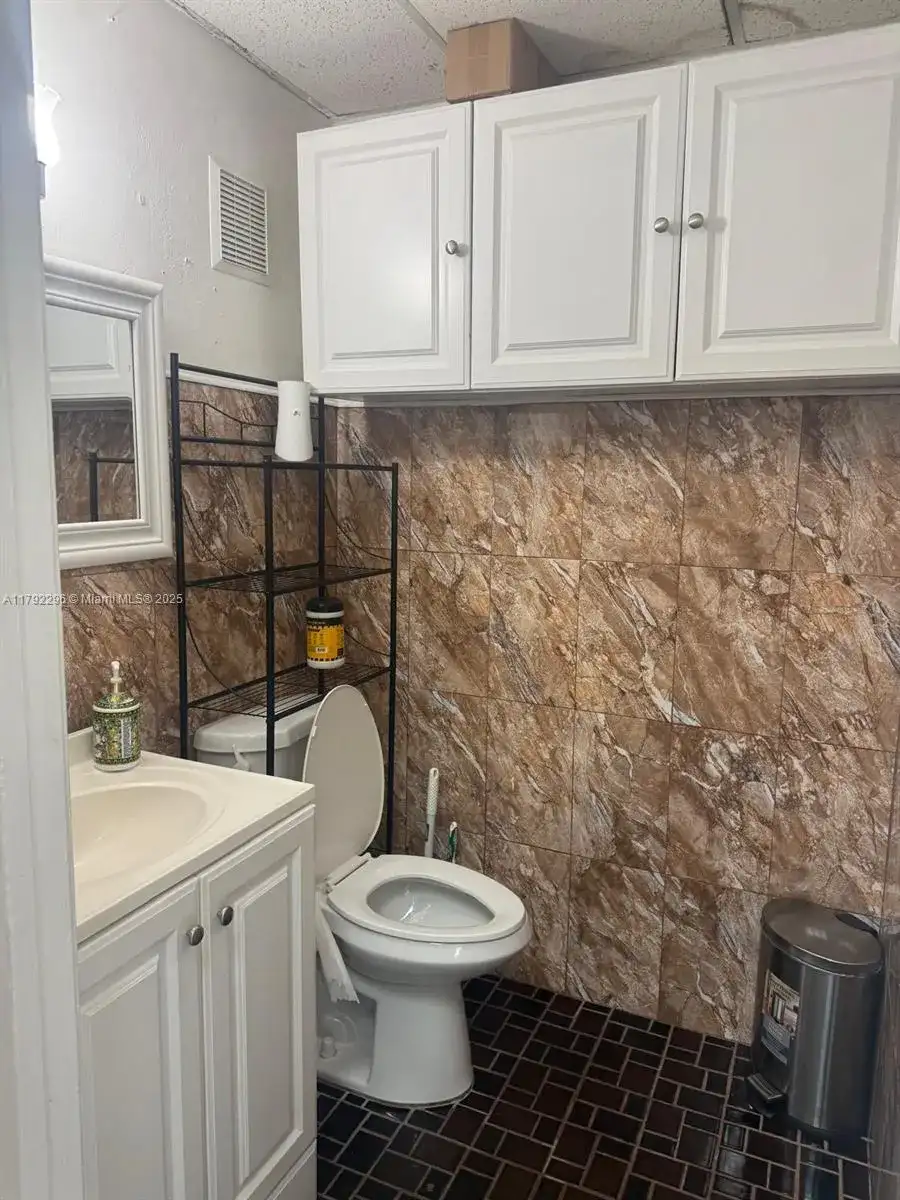 6450 W Flagler St, Miami FL 33144 photo 2