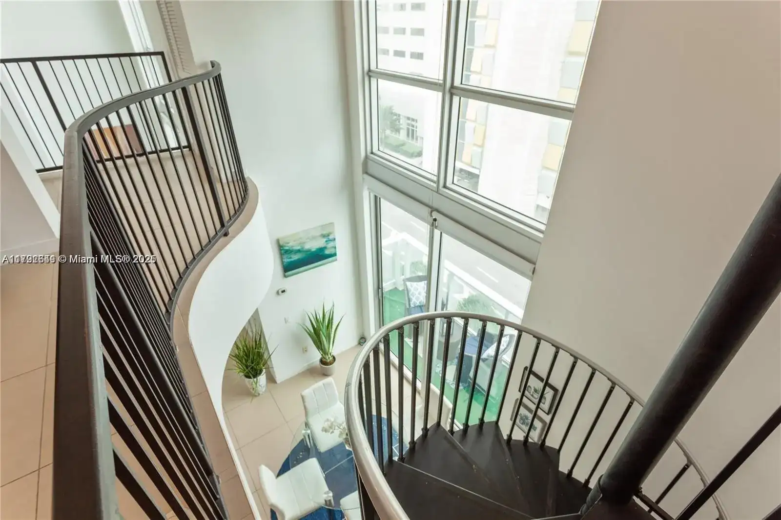 300 S Biscayne Blvd # 432, Miami FL 33131 photo 2