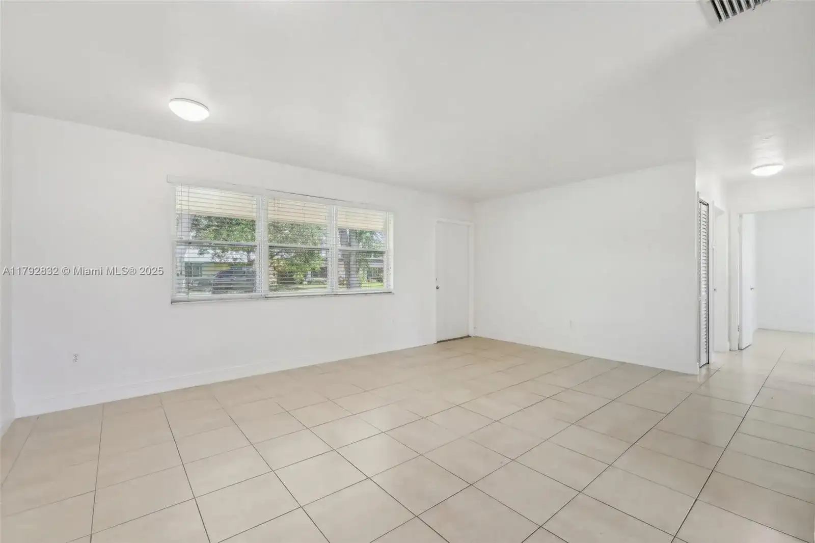 5221 SW 90th Ter, Cooper City FL 33328 photo 4