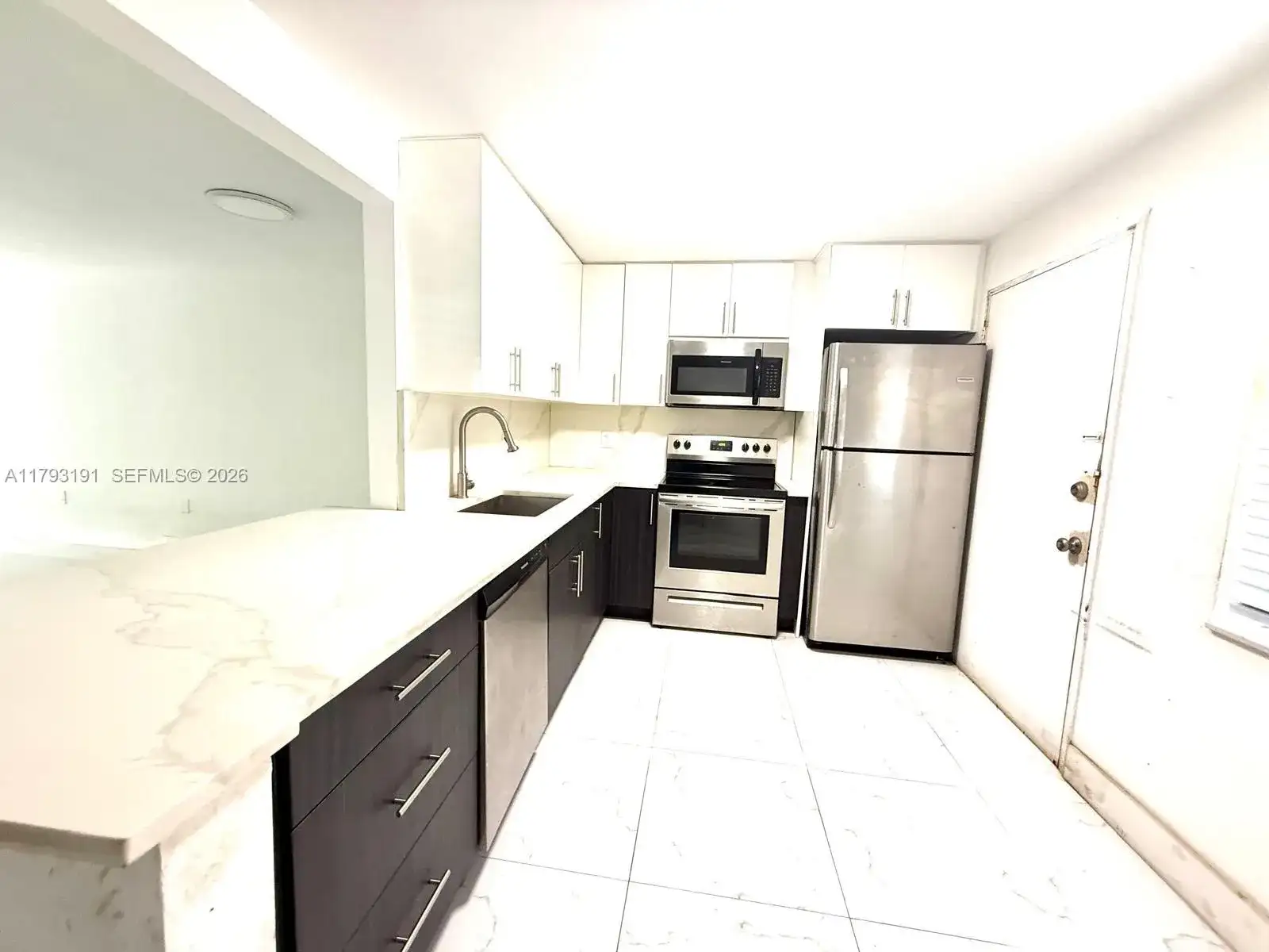 1401 NE 191st St # D201, Miami FL 33179 photo 4