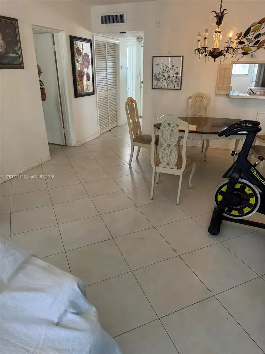 18555 NE 14th Ave # 602, Miami FL 33179 photo 5
