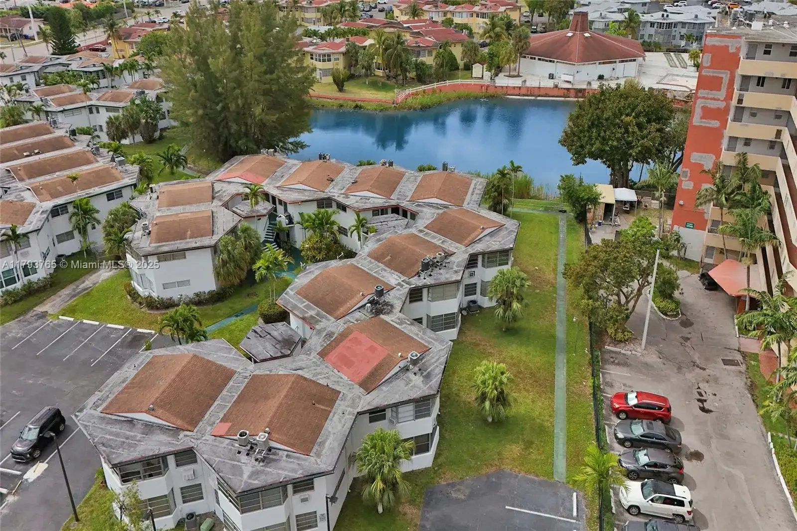 18746 NE 18th Ave # 146, Miami FL 33179 photo 2