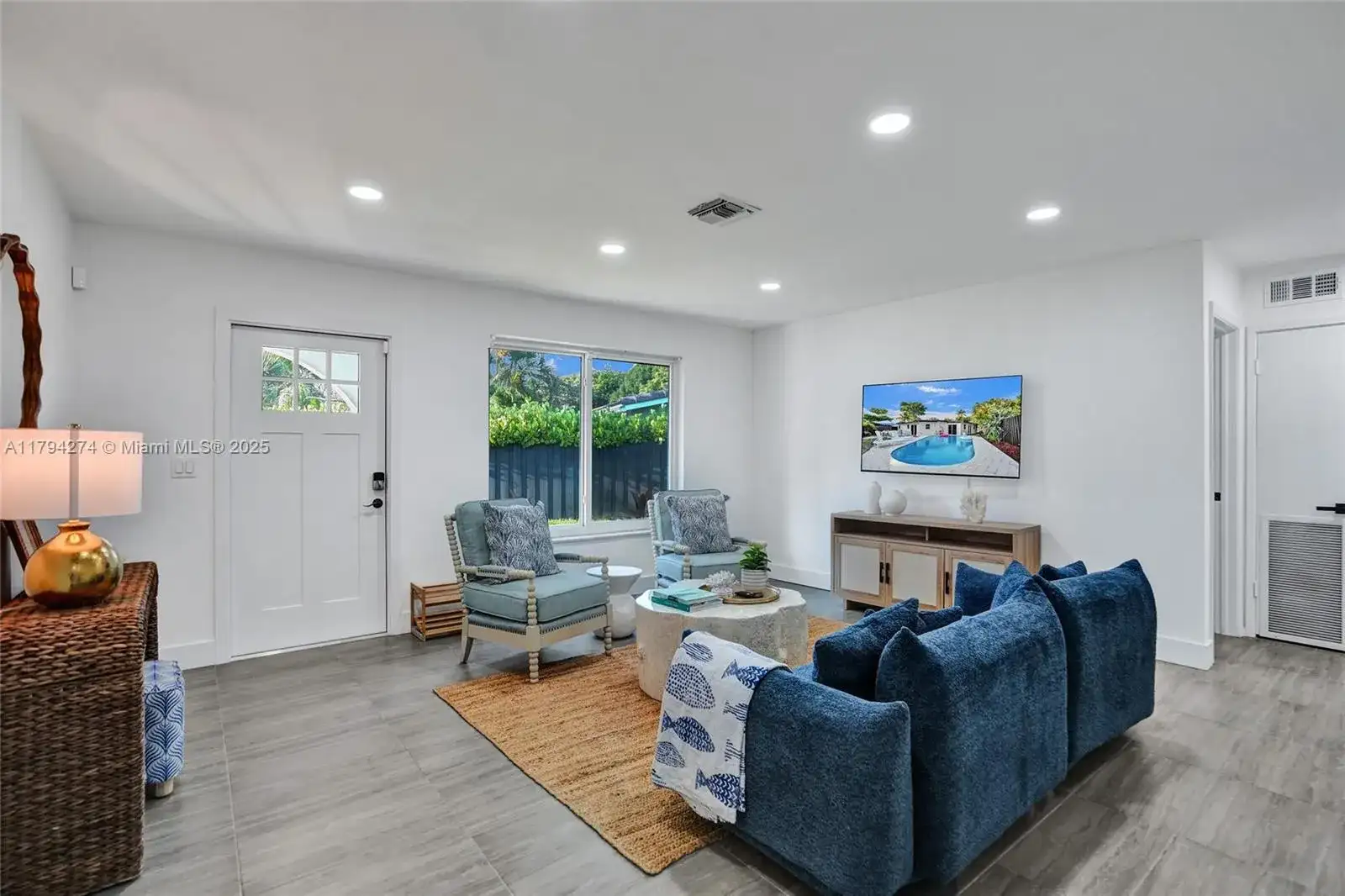 3295 NW 6th Ave, Oakland Park FL 33309 photo 2