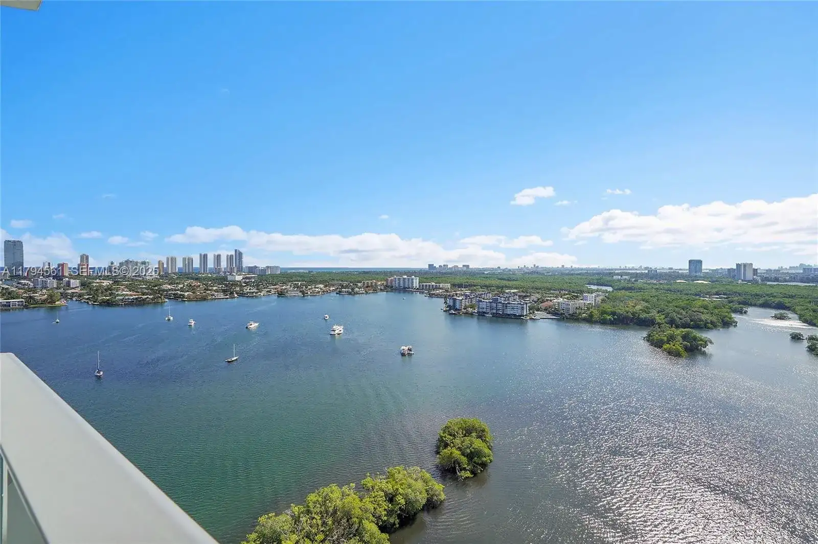 17111 Biscayne Blvd, North Miami Beach FL 33160 photo 2
