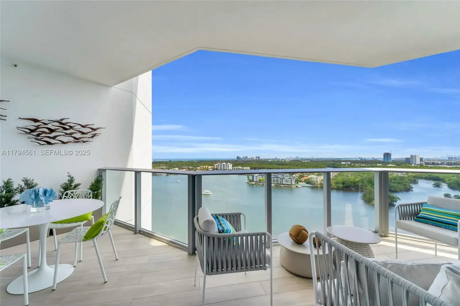 17111 Biscayne Blvd, North Miami Beach FL 33160 photo 3