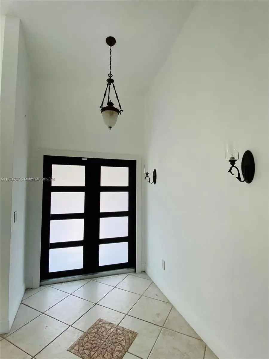 8701 SW 191st St, Cutler Bay FL 33157 photo 4