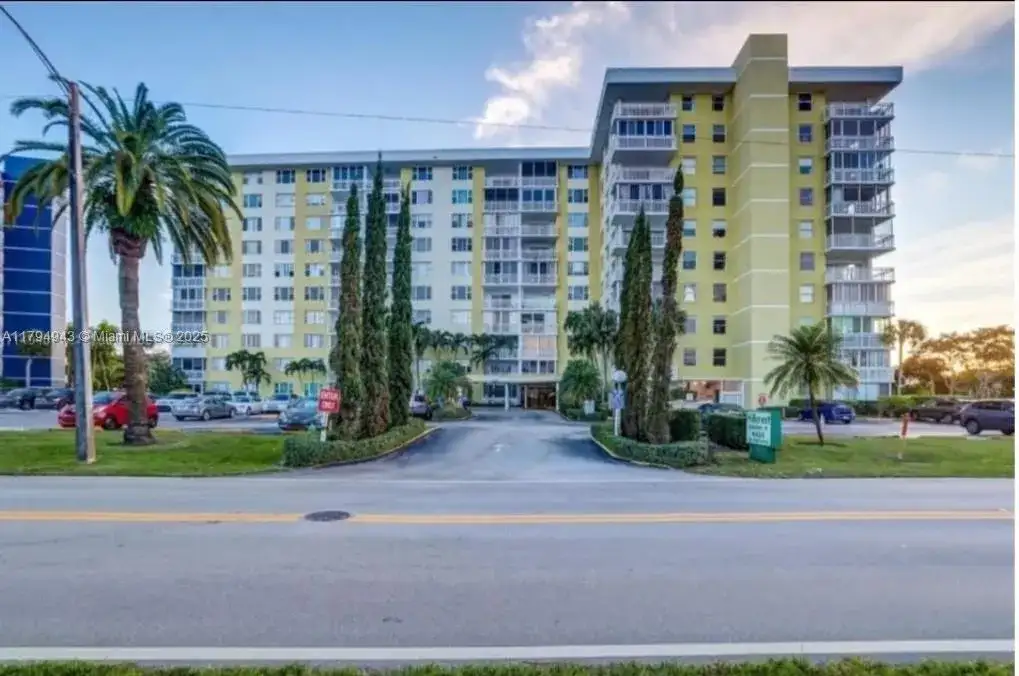 4400 Hillcrest Dr # B, Hollywood FL 33021 photo 2