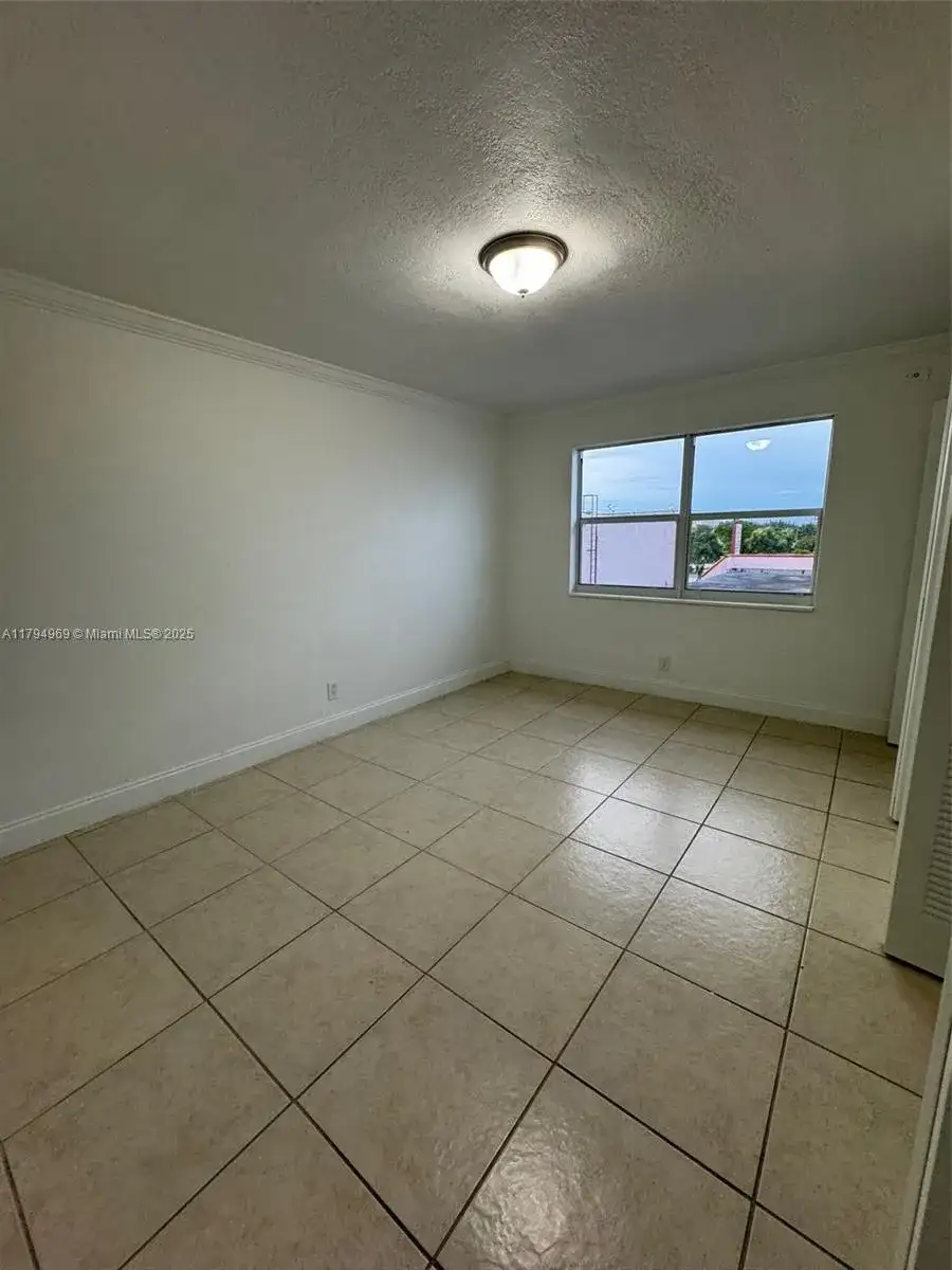 11195 SW 1st St # 314, Sweetwater FL 33174 photo 5