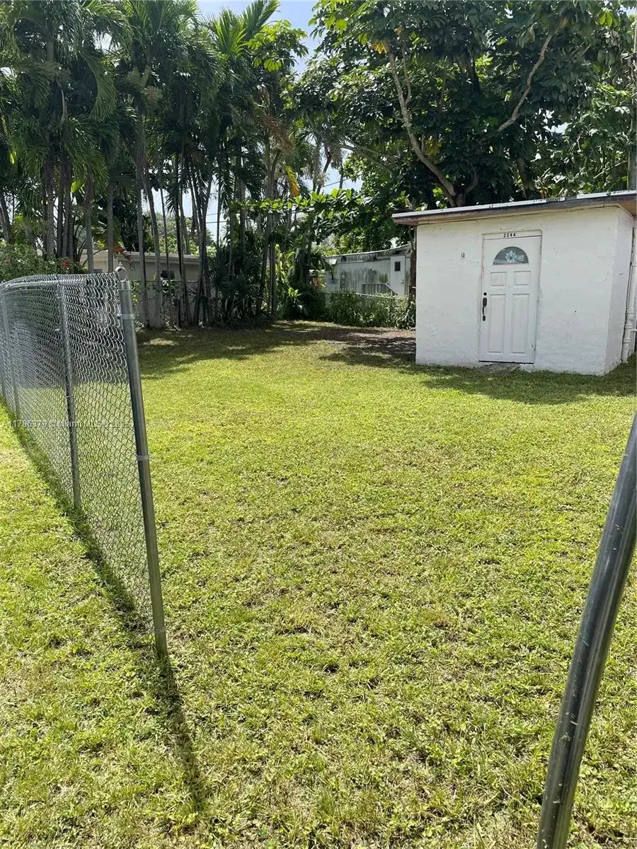 2244 NE 136th St, North Miami Beach FL 33181 photo 2