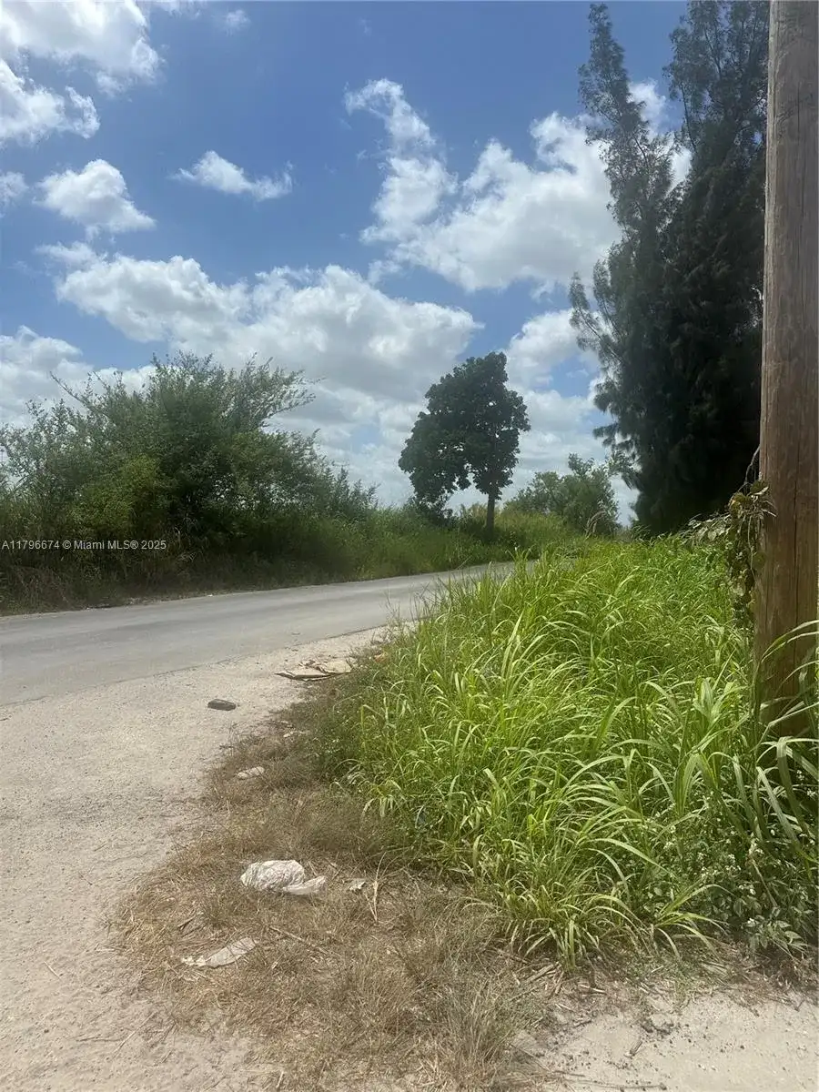 14400 205, Miami FL 33196 photo 2