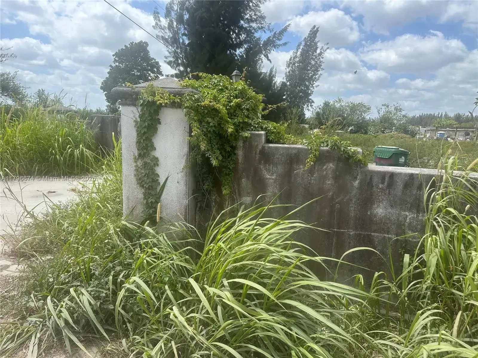14400 205, Miami FL 33196 photo 3