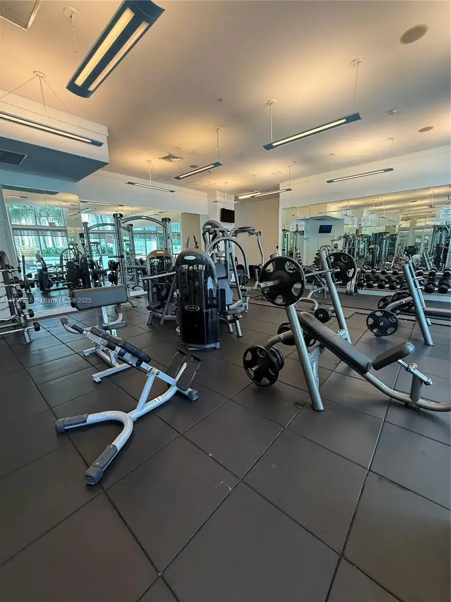 90 SW 3rd St # 3601, Miami FL 33130 photo 4