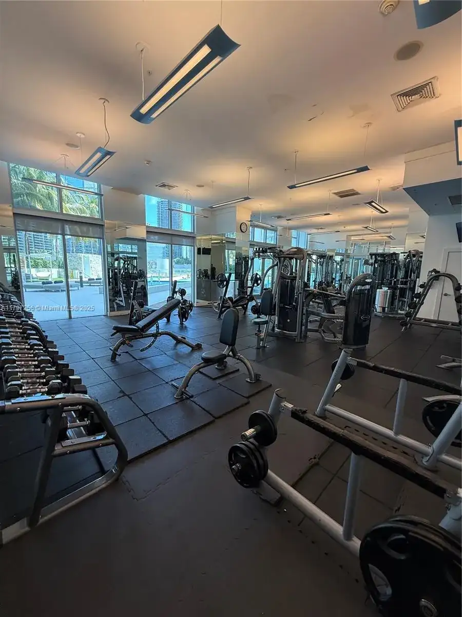 90 SW 3rd St # 3601, Miami FL 33130 photo 5