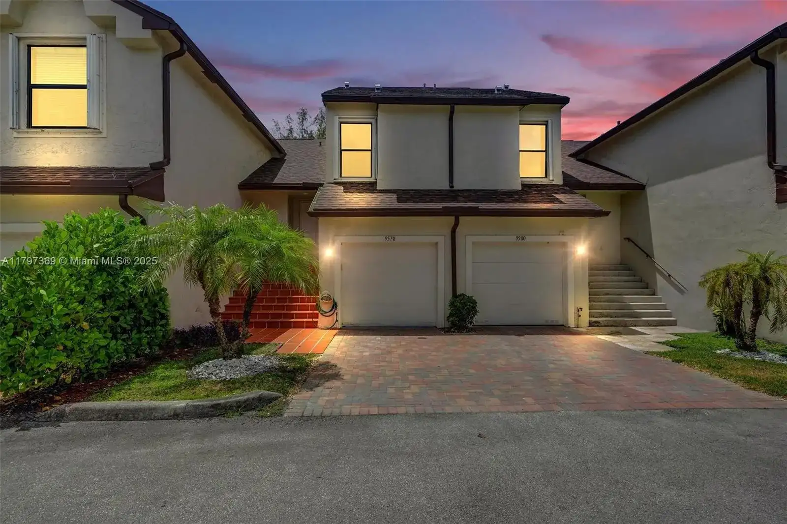 9570 SW 3rd Ct, Pembroke Pines FL 33025 photo 2
