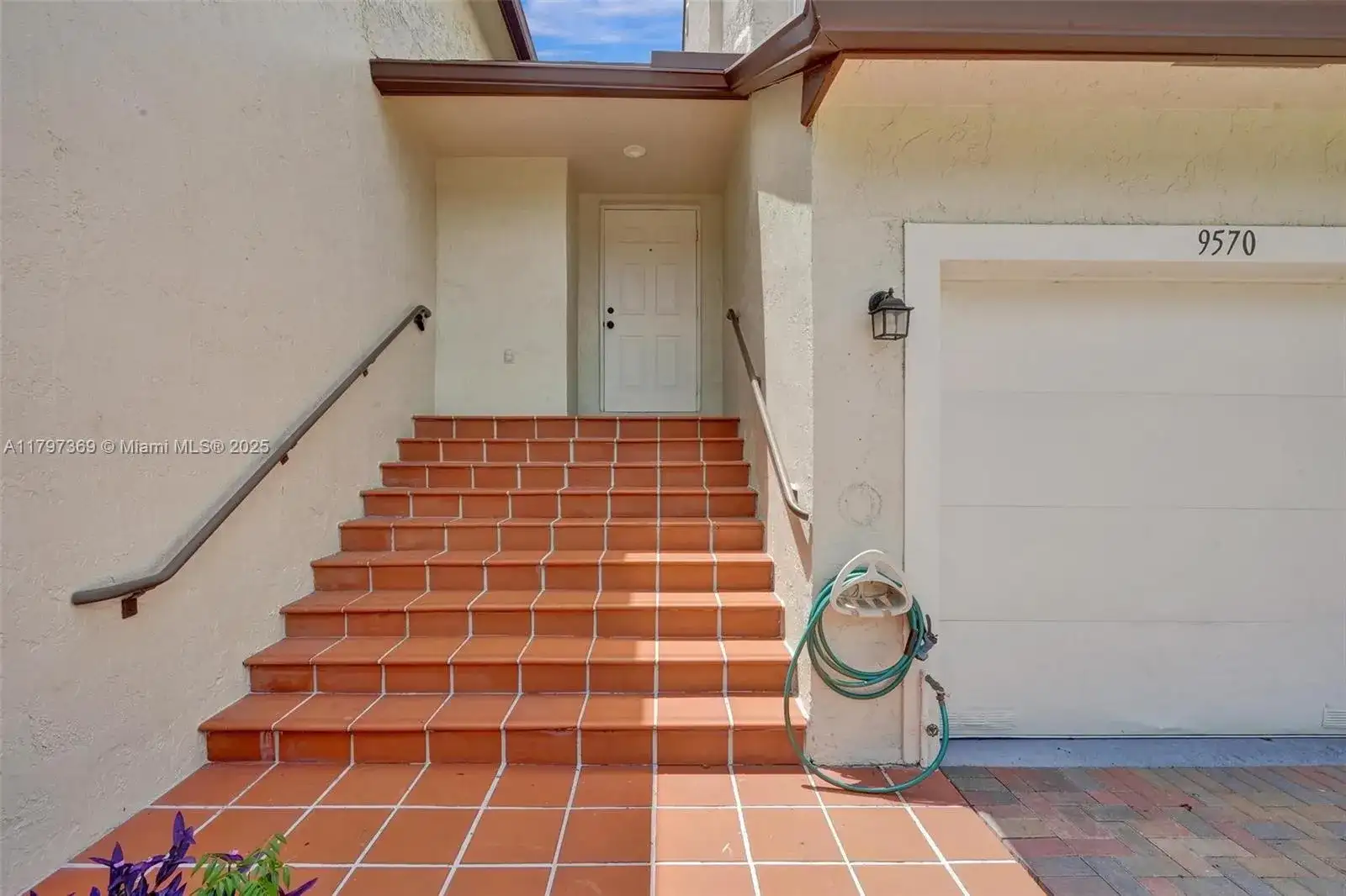 9570 SW 3rd Ct, Pembroke Pines FL 33025 photo 4