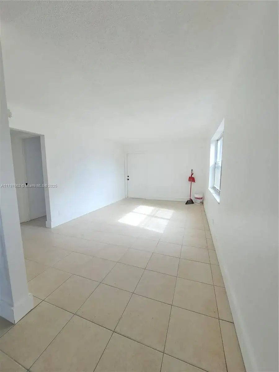 1006 10th St # 2, West Palm Beach FL 33401 photo 4