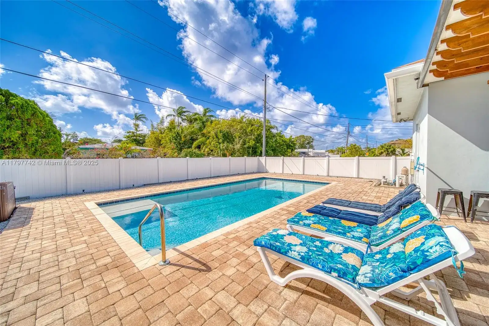 207 SW 11th St, Dania Beach FL 33004 photo 5