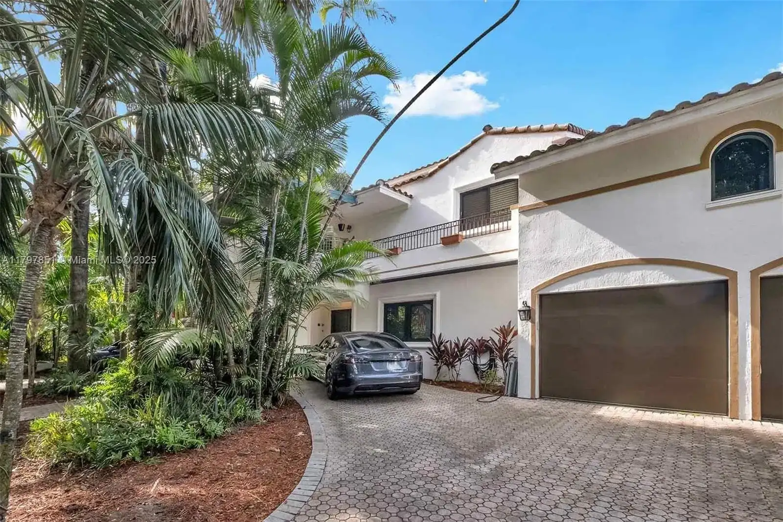 1226 Cordova St, Coral Gables FL 33134 photo 2