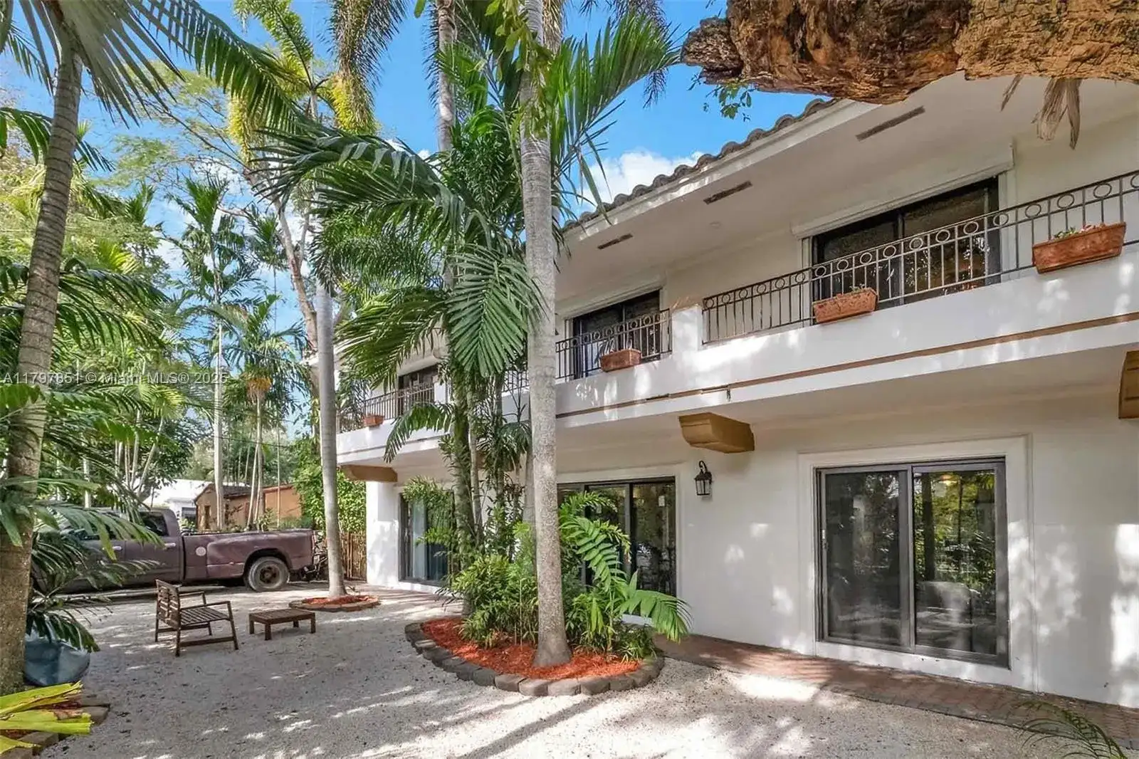 1226 Cordova St, Coral Gables FL 33134 photo 3