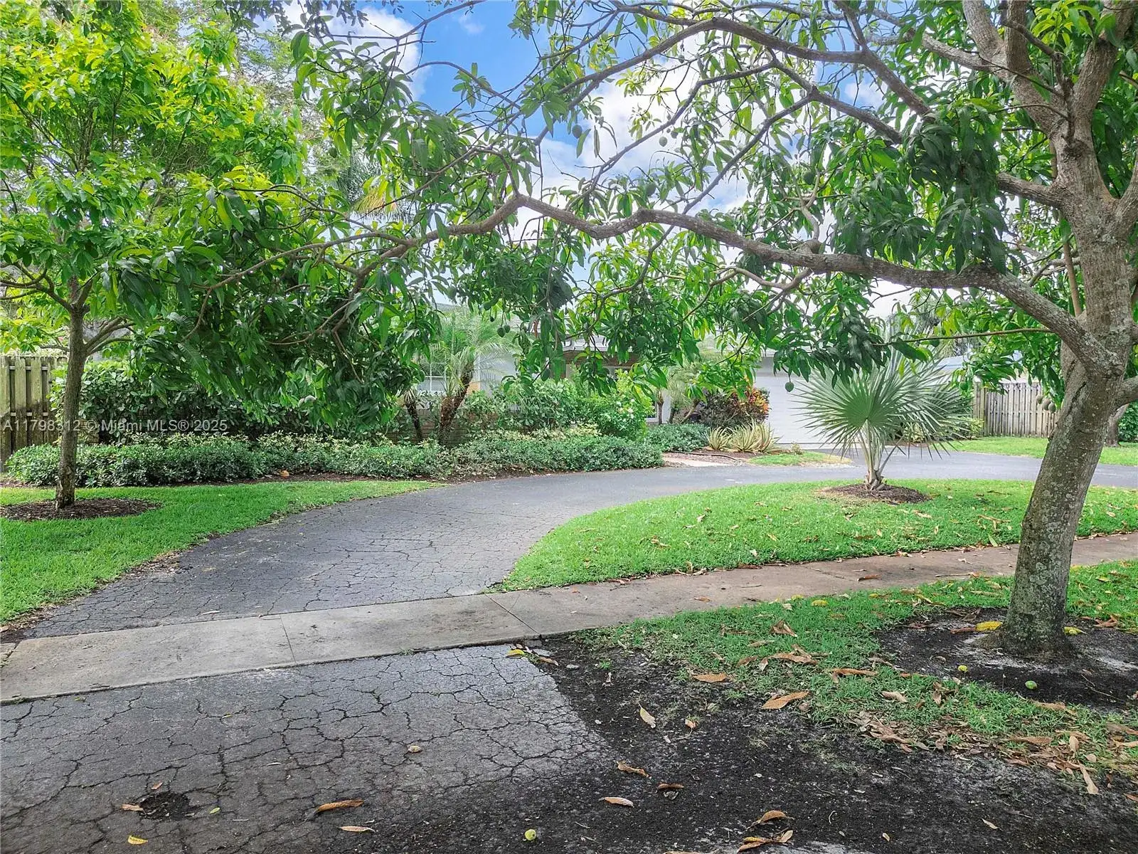 5510 SW 6th St, Plantation FL 33317 photo 2