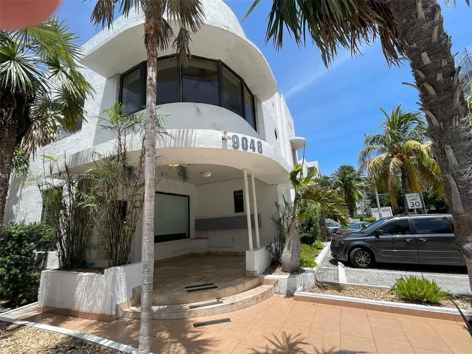 9040 Collins Ave, Surfside FL 33154 photo 2