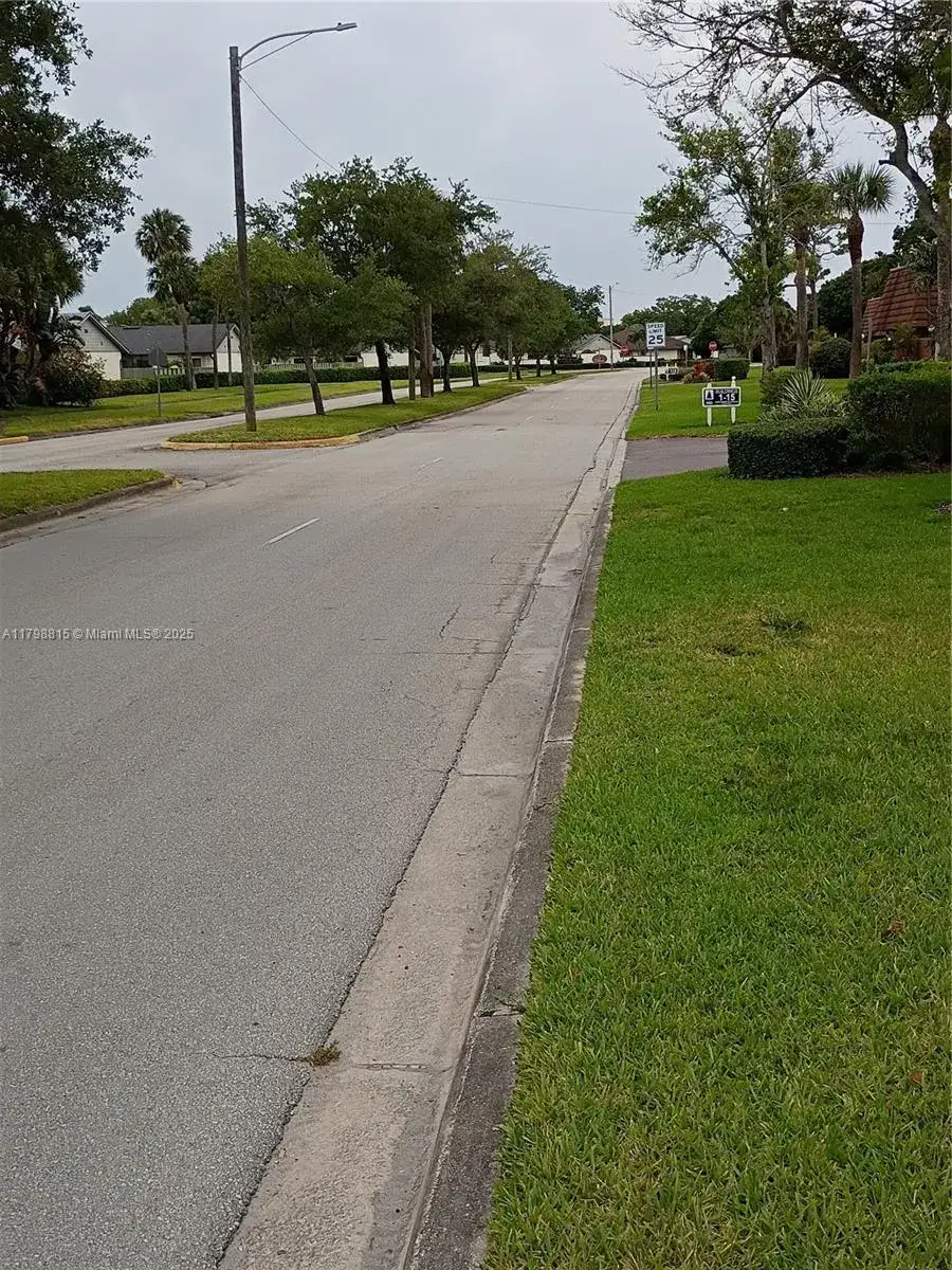 1302 Nebraska Ave # 1, Fort Pierce FL 34950 photo 3