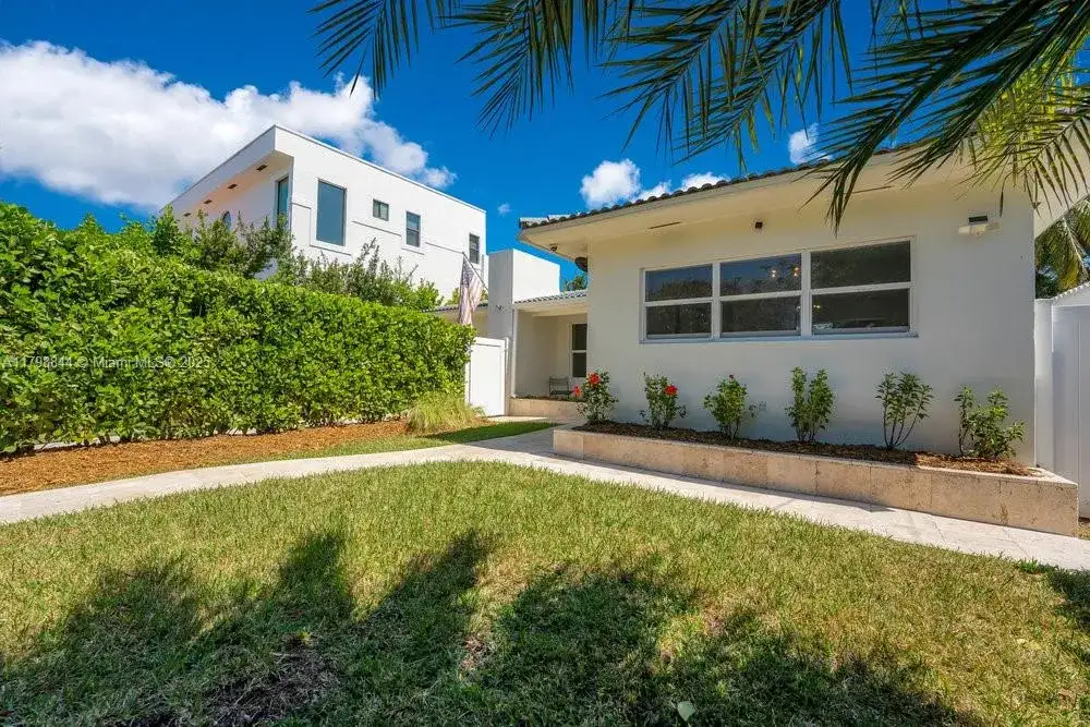 9025 Hawthorne Ave, Surfside FL 33154 photo 2