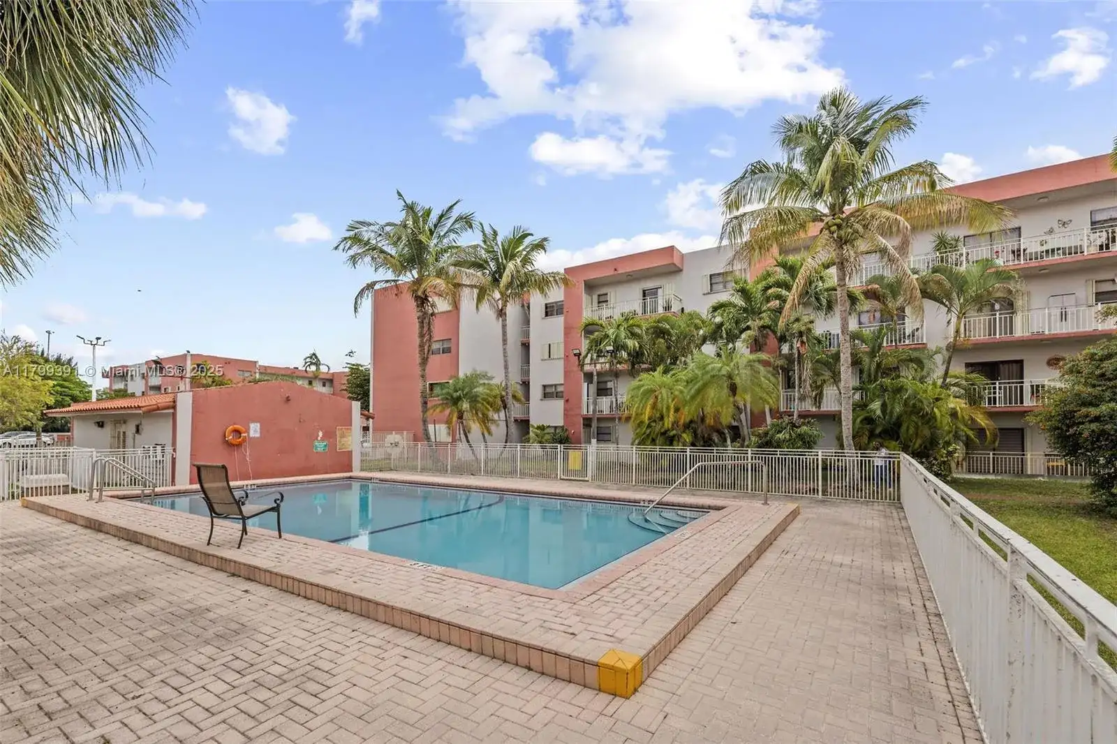 8401 NW 8 ST # 401, Miami FL 33126 photo 4