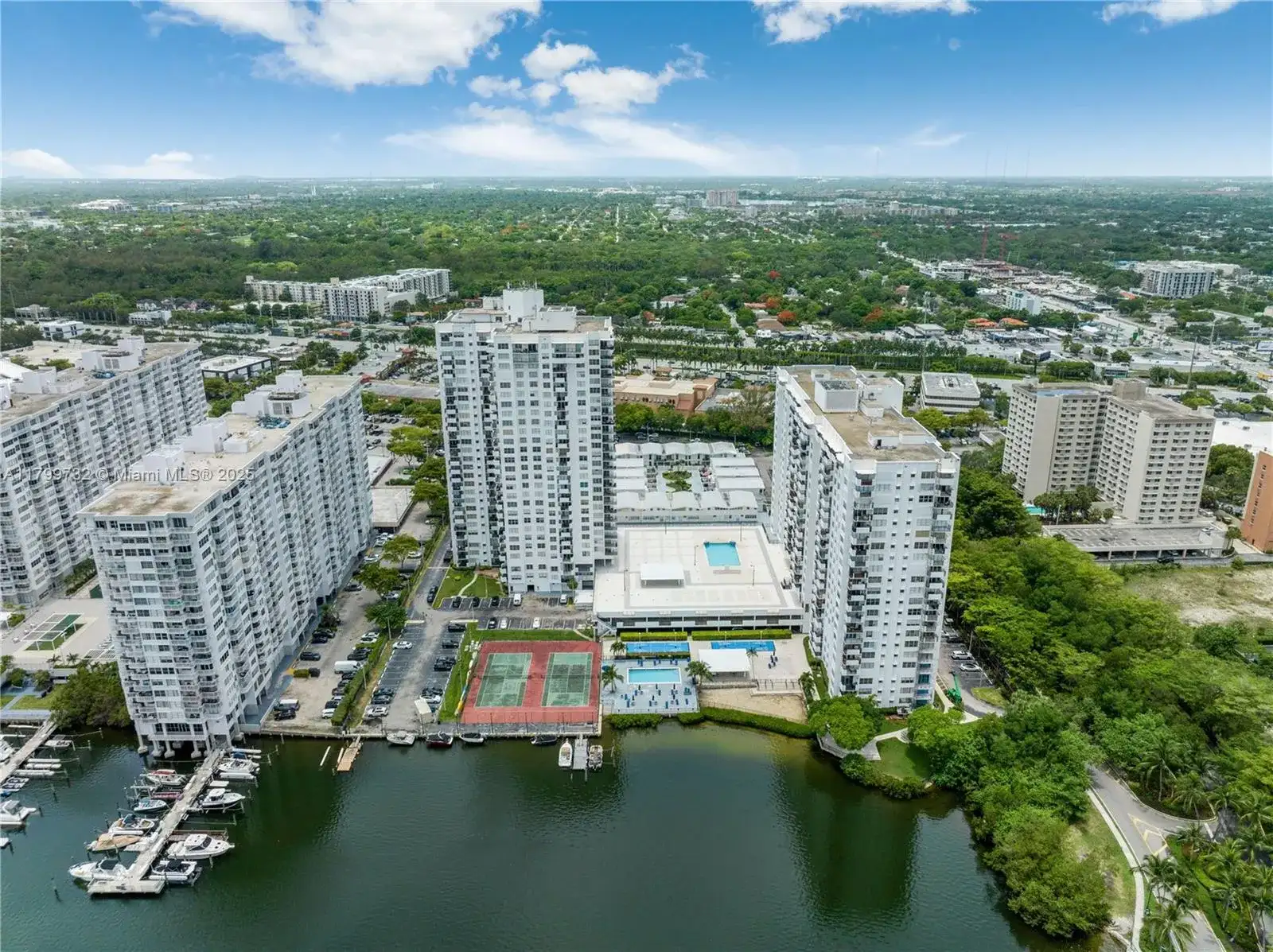 2750 NE 183rd St # 504, Aventura FL 33160 photo 2