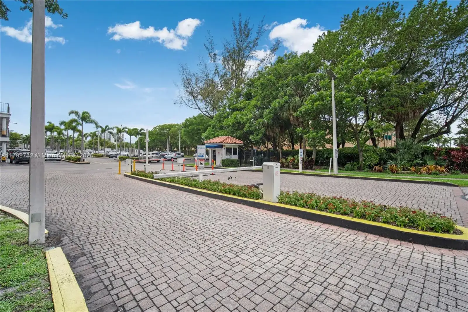 2750 NE 183rd St # 504, Aventura FL 33160 photo 3