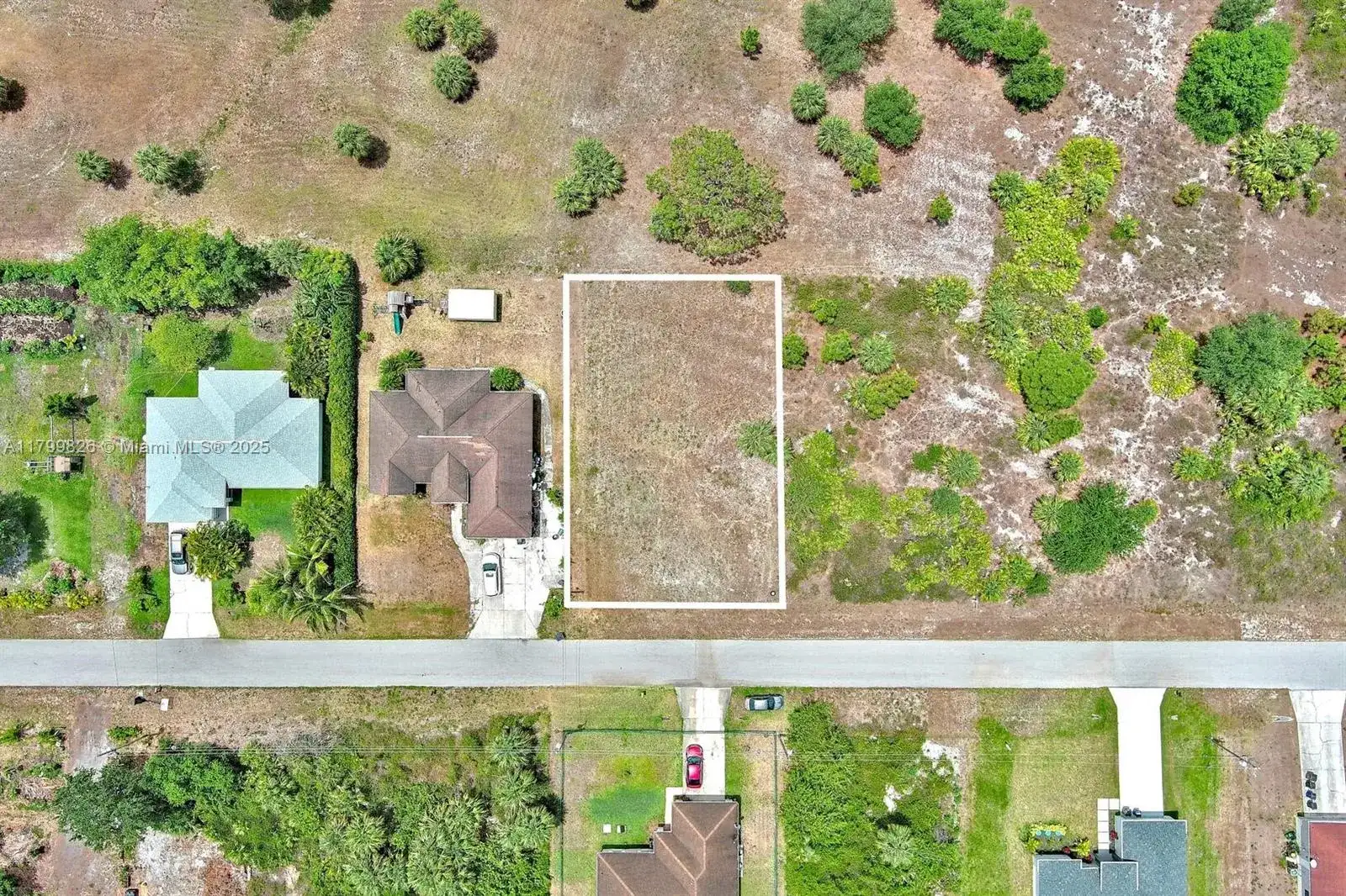 914 S Mercury Ave, Lehigh Acres FL 33974 photo 2
