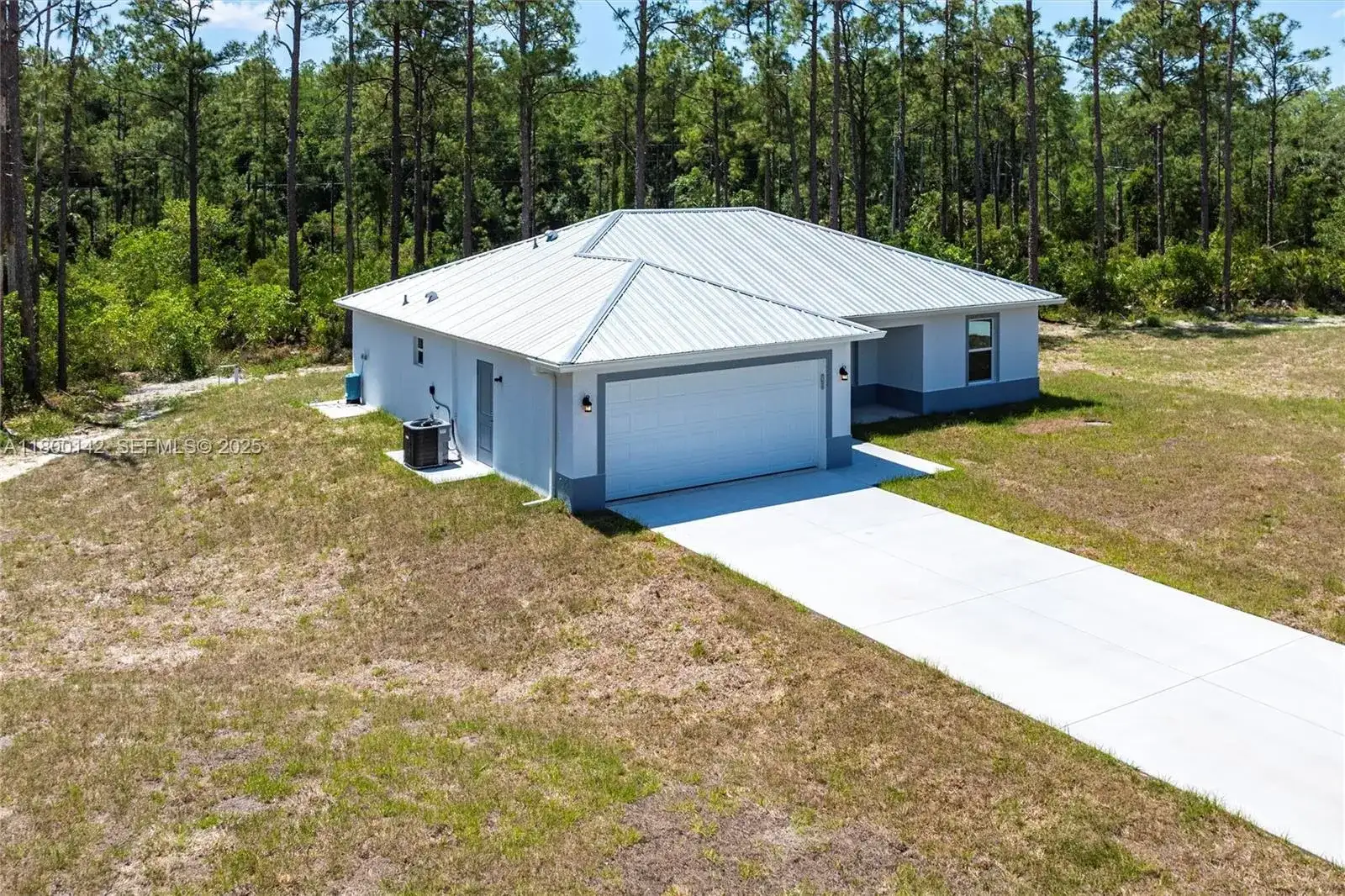 2004 Rosa Ct, Lehigh Acres FL 33972 photo 3