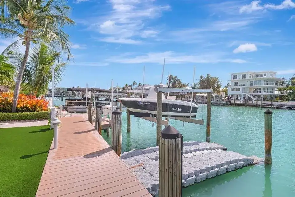 162 Bayview Dr, Islamorada FL 33036 photo 4