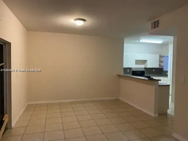 646 SW 7th Ter, Florida City FL 33034 photo 4