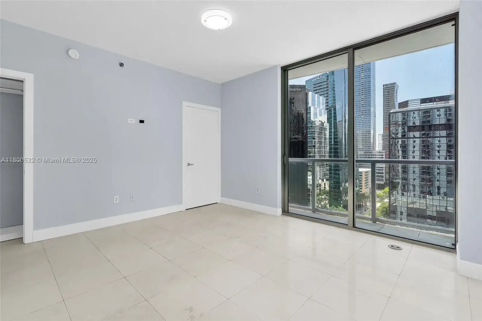 1060 Brickell Ave # 1811, Miami FL 33131 photo 5
