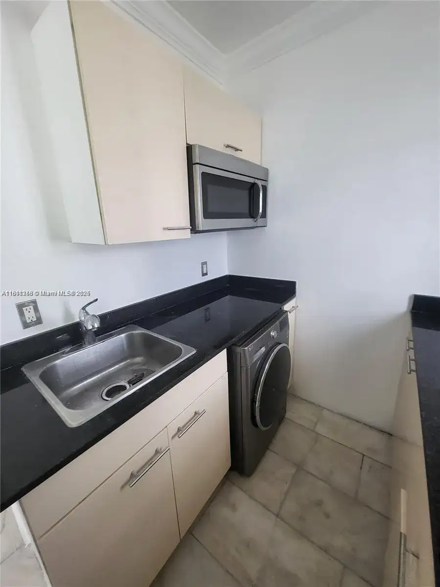 928 Jefferson Ave # 6, Miami Beach FL 33139 photo 2