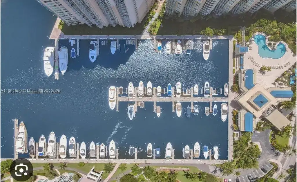 3370 Hidden Bay Dr, Aventura FL 33180 photo 3