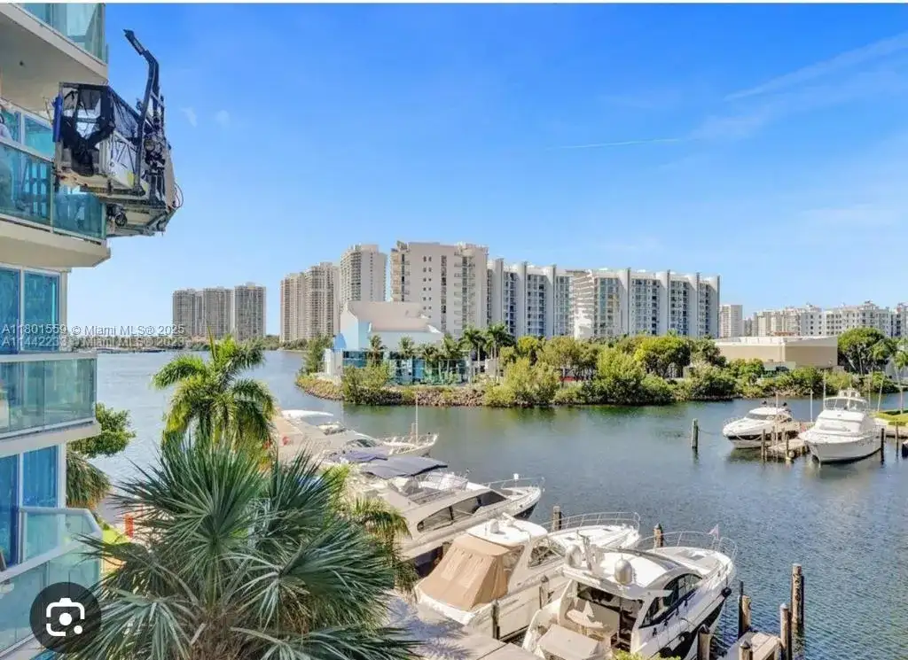 3370 Hidden Bay Dr, Aventura FL 33180 photo 4