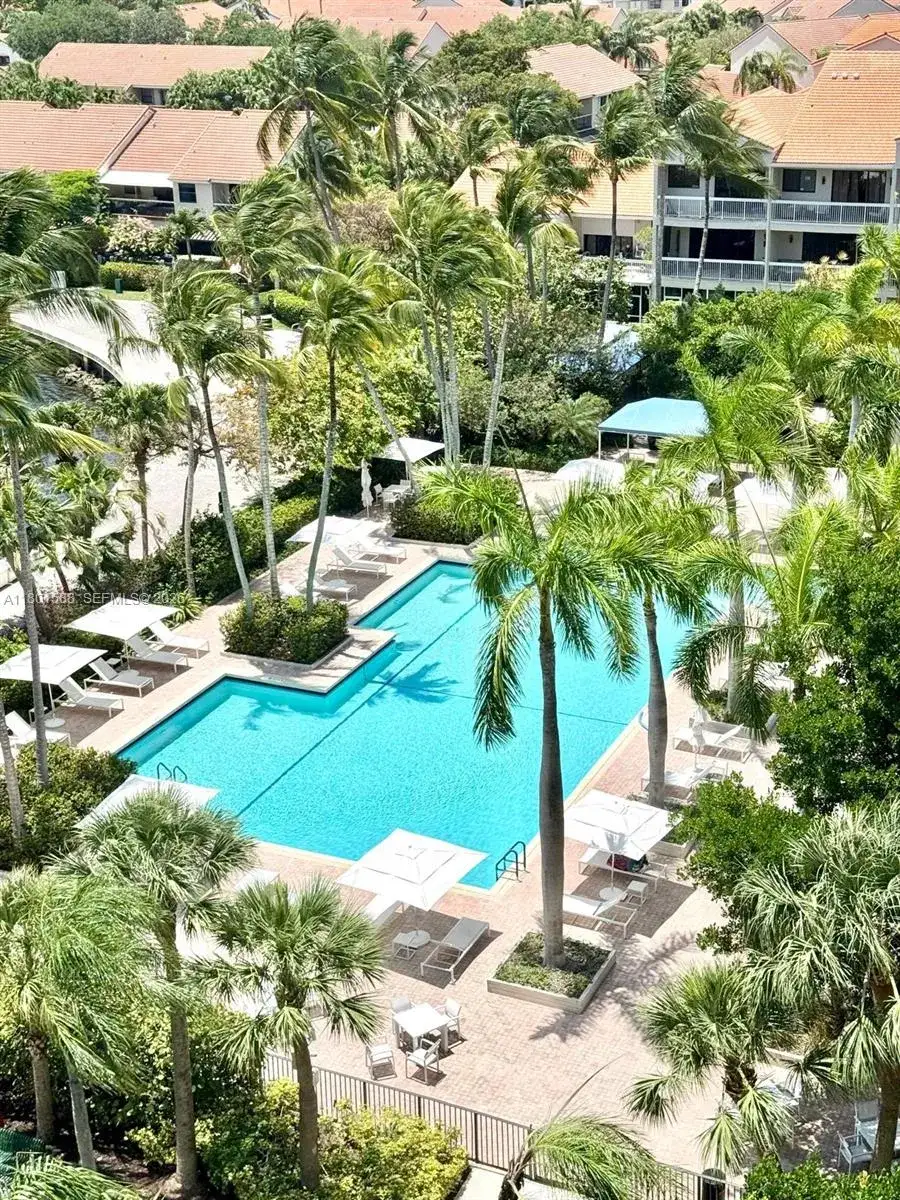 3610 Yacht Club Dr # 810, Aventura FL 33180 photo 2