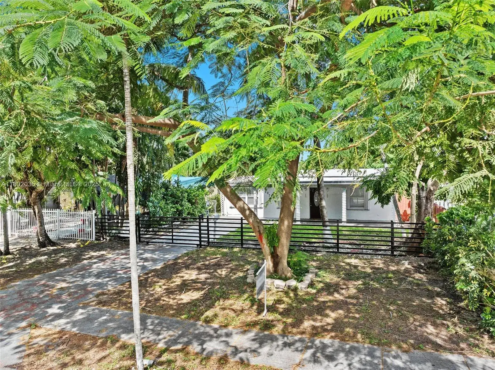 1787 NE 179th St, North Miami Beach FL 33162 photo 2