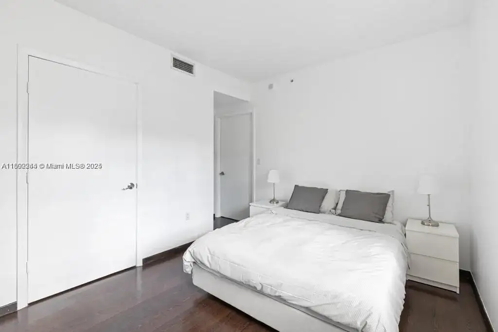 435 21st St # 308, Miami Beach FL 33139 photo 5