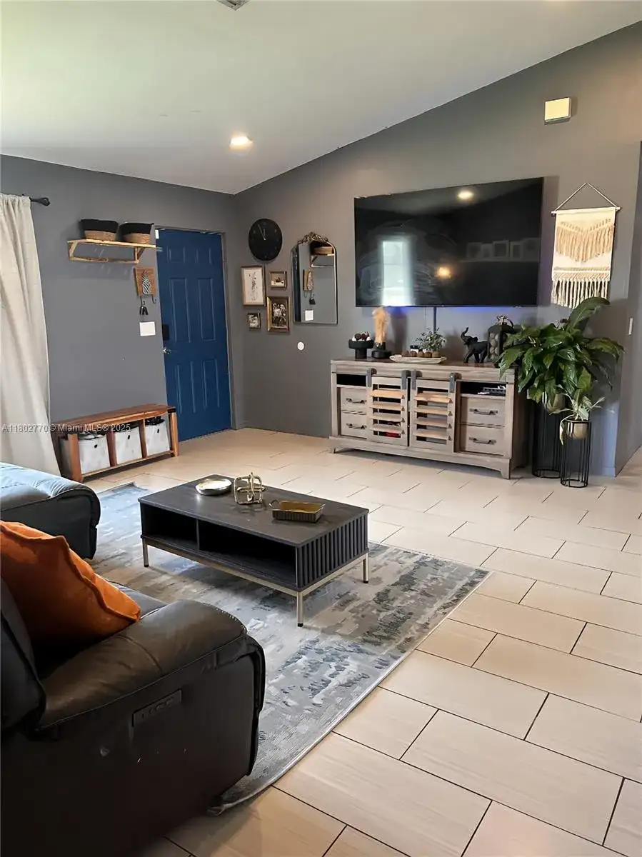 1705 SE 21ST TER, Cape Coral FL 33990 photo 4