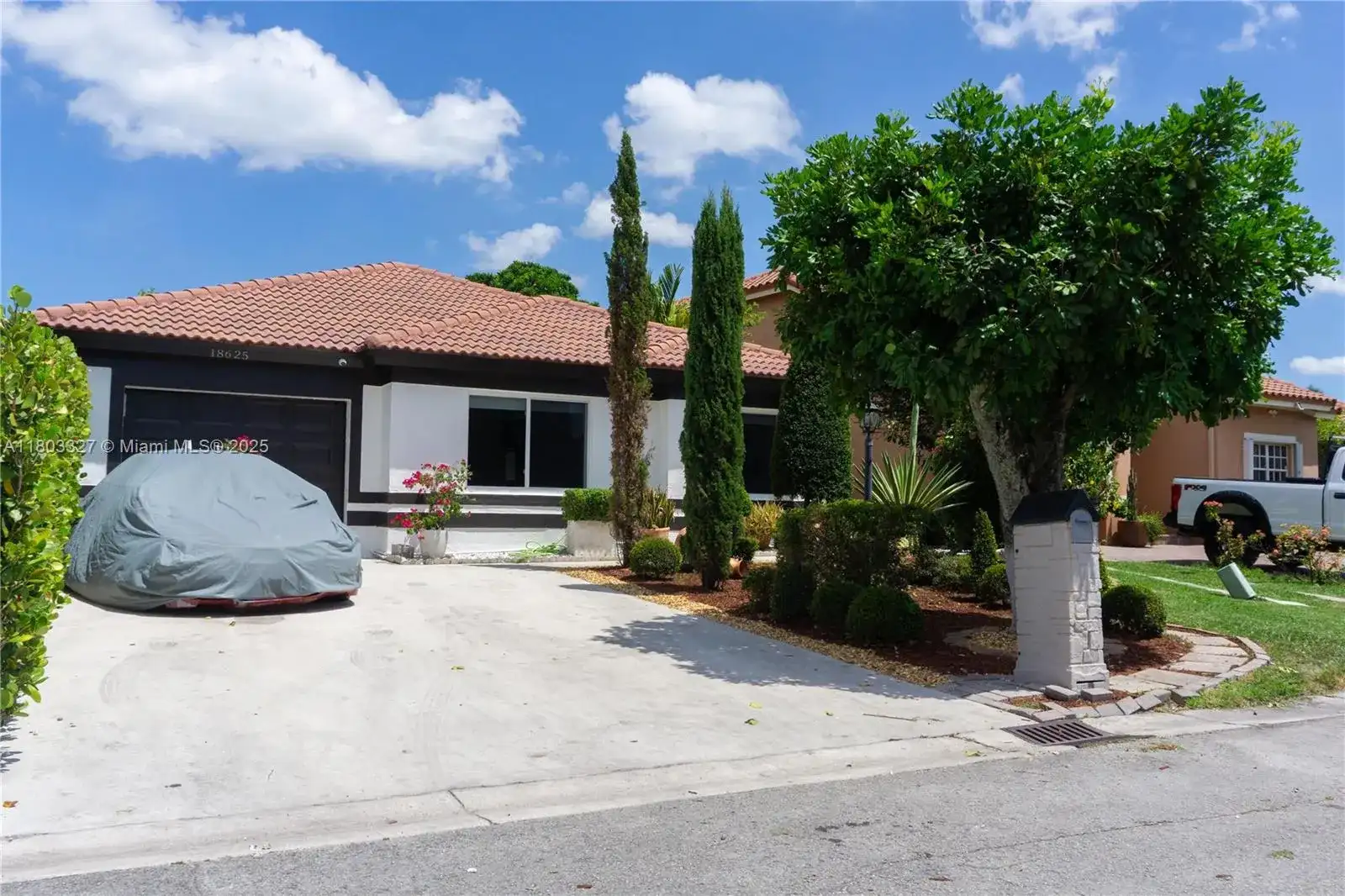 18625 NW 53rd Ave, Miami Gardens FL 33055 photo 2
