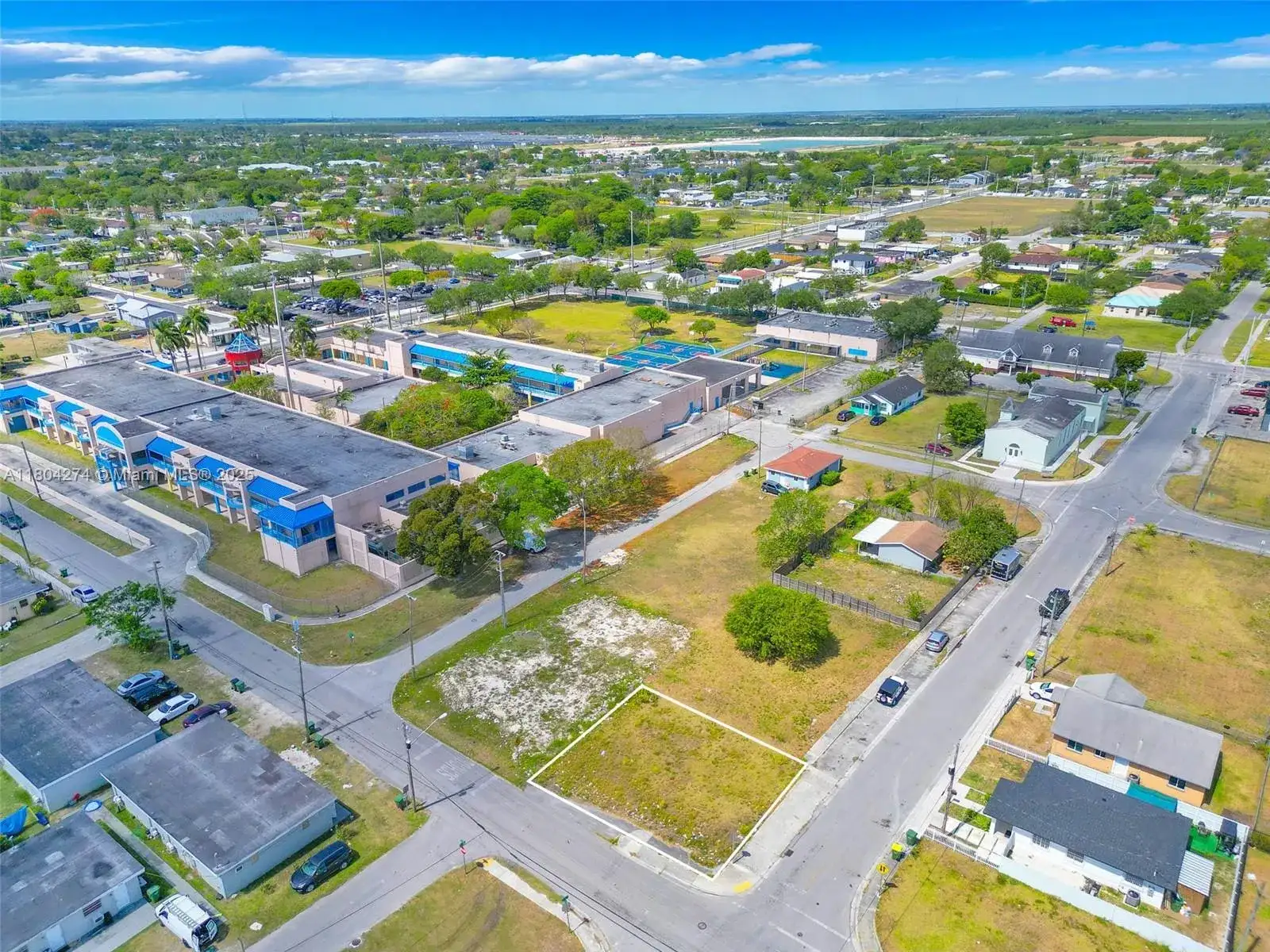 402 SW 6th St, Homestead FL 33030 photo 2