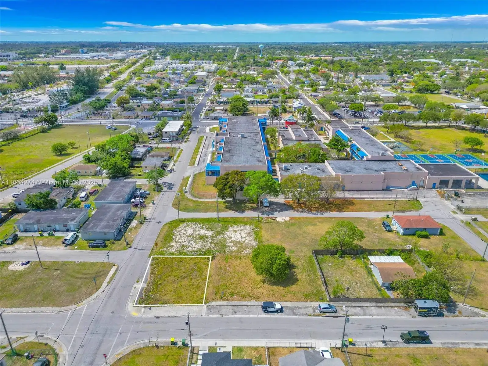 402 SW 6th St, Homestead FL 33030 photo 4