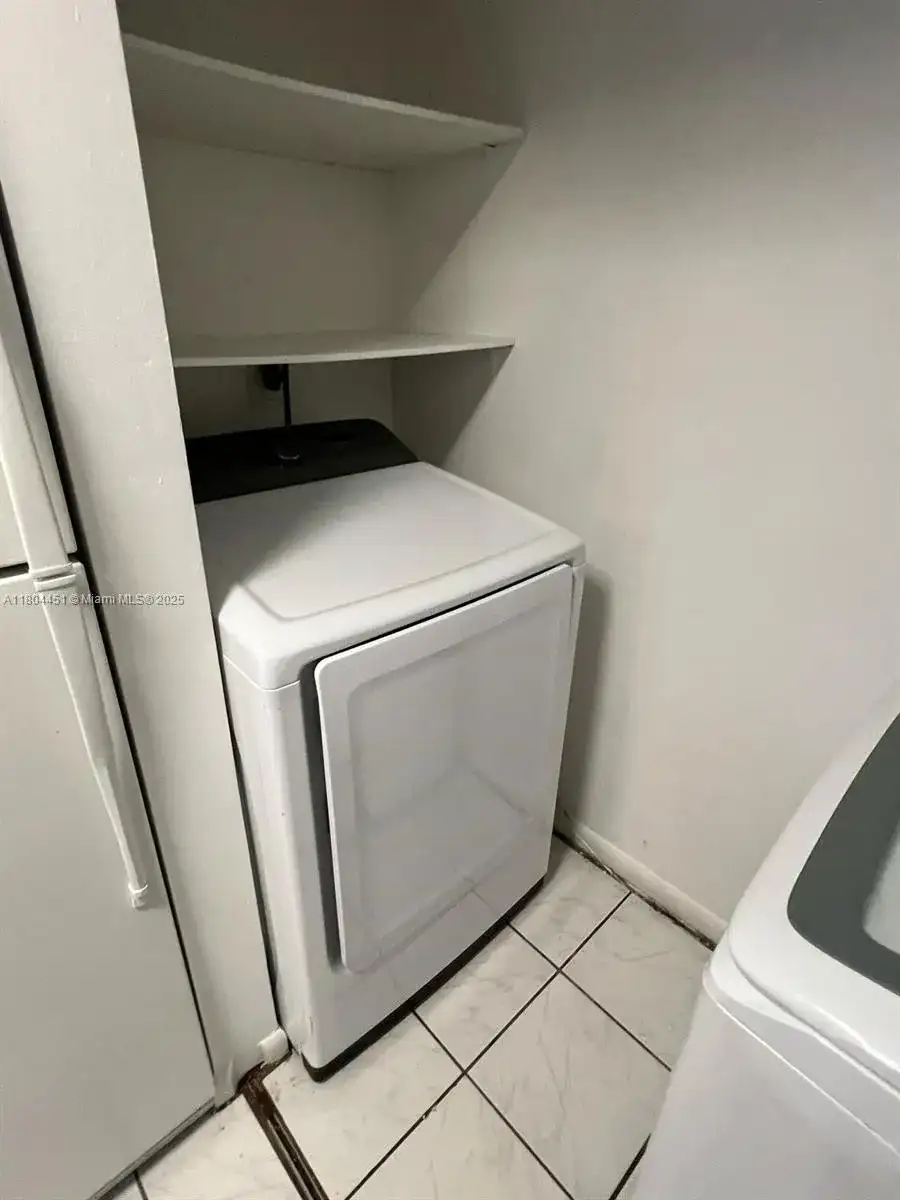927 NE 199th St # 102, Miami FL 33179 photo 5