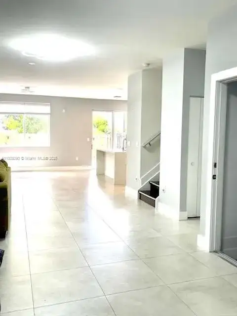 7187 NW 103rd Path, Doral FL 33178 photo 3